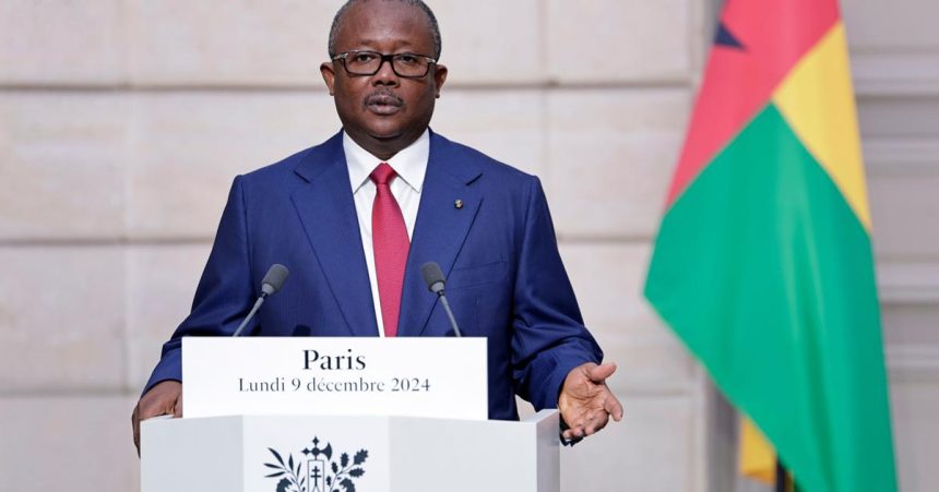 Guinea Bissau Zosadeny prezident Embalo opustil krajinu je v Senegale