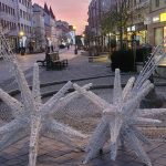 Ked rozsvietia vianocny strom na namesti zvony zazneju