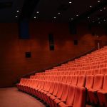 Kinosaly v parizskej Cinematheque Francaise zavru pre plostice