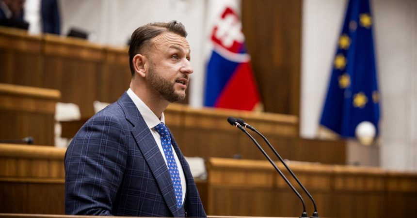 Koalicia nema istu vacsinu Urad zrusi ochranu oznamovatelov