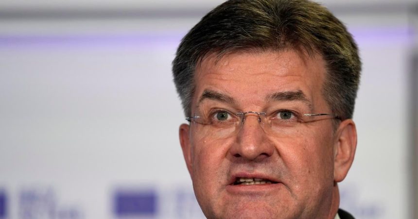 Lajcak bol s Epsteinom blizsie ako pripusta Fico vaha a Danko nanho tlaci