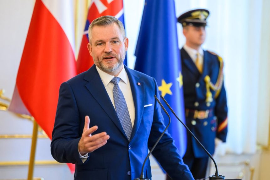 Ministerstvo vnutra zrusilo pokutu prezidentovi Pellegrinimu