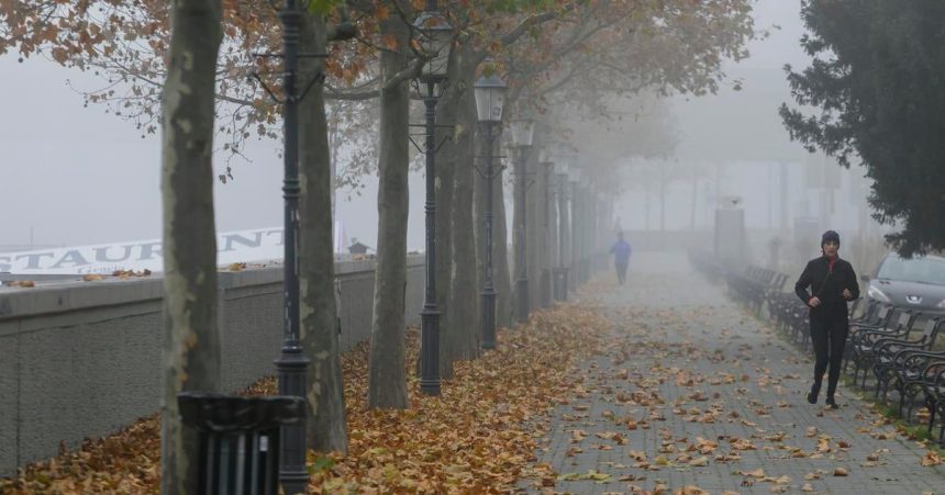 Na celom uzemi Slovenska si dajte pozor na hmlu