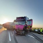 Na dialnici D1 v smere na Bratislavu su blokovane dva pruhy