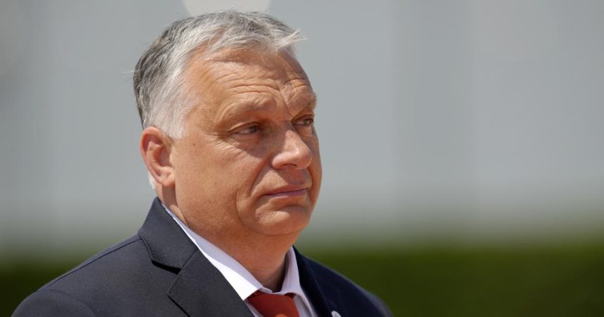 Orban s delegaciou priletel do Moskvy stretne sa s Putinom