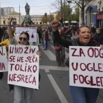 Srbsko Matka jednej z obet hladovku drzi 16 den