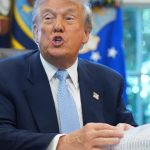 Trump podpisal zakon o zverejneni Epsteinovych spisov