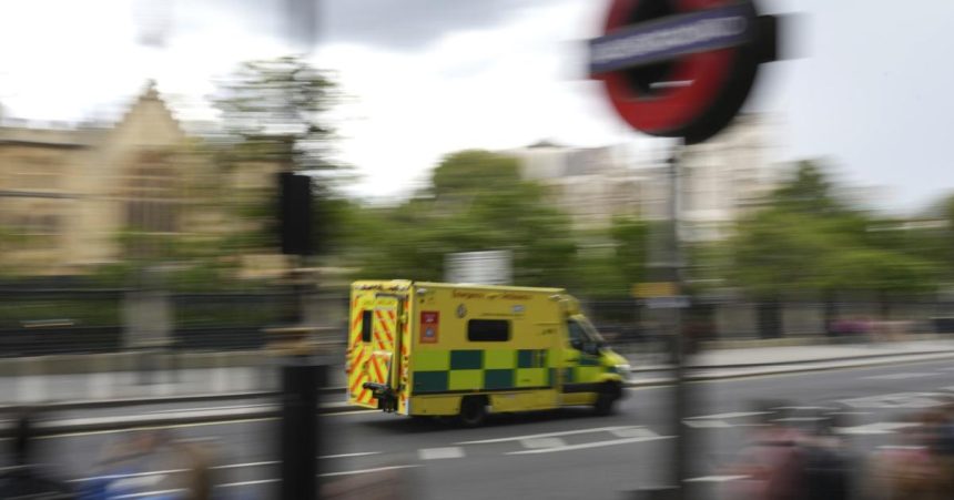 Britania celi vlne superchripky hrozi strajk lekarov rezidentov