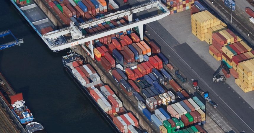 Firmy v EU zrychluju diverzifikaciu od cinskych dodavatelov