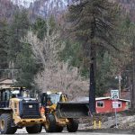 Kalifornia stale bojuje s burkami a silnym dazdom