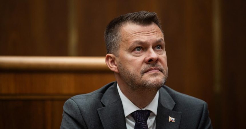 Kritika IT komunity sa potvrdila UVO zastavil tender