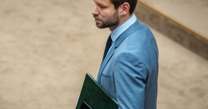 M Simecka Aktualne mame najslabsi parlament produkuje najhorsie zakony