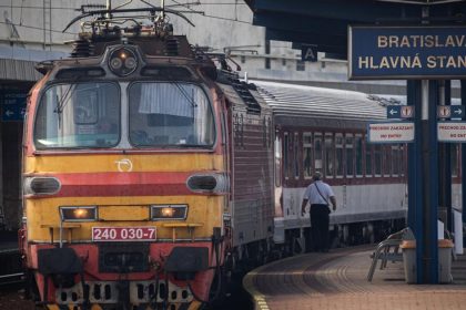 Na Hlavnej stanici v Bratislave sa vykolajil vlak