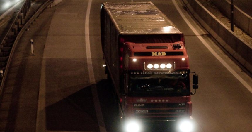 Policia povolila vynimku pre nakladne vozidla na Stedry den