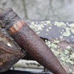 Pri moste objavil minu pomocou magnetu zasahoval pyrotechnik