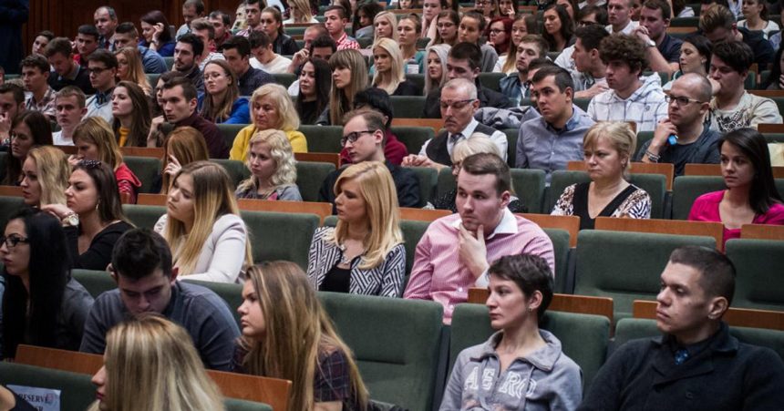 SKOLSTVO Vysoke skoly zaznamenali narast studentov