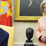 Trump ma osobnost alkoholika tvrdi sefka kancelarie