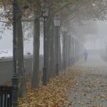 Vystrahy pred hmlou platia v nedelu na Slovensku