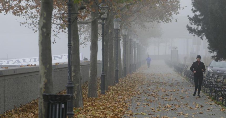 Vystrahy pred hmlou platia v nedelu na Slovensku
