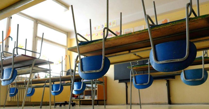 Zatvorenie 22 skol a zakaz navstev v nemocniciach