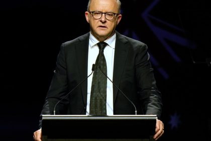 Albanese vyzval na respekt voci vojakom ktori sluzili v Afgansitane