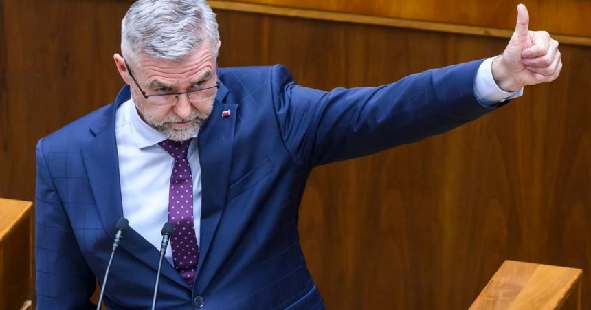 Analyza etickeho kodexu poslancov Gaspar nebude muset priznat ze je v konflikte zaujmov