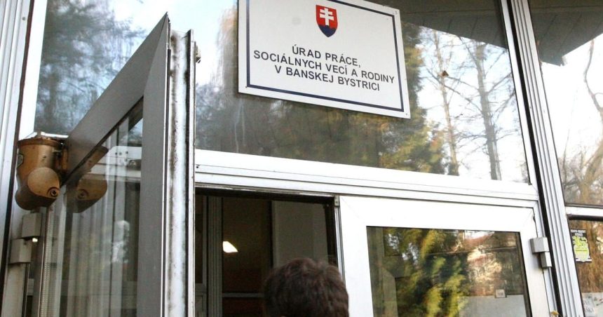 EKONOMIKA Nezamestnanost zostane v roku 2026 nizka