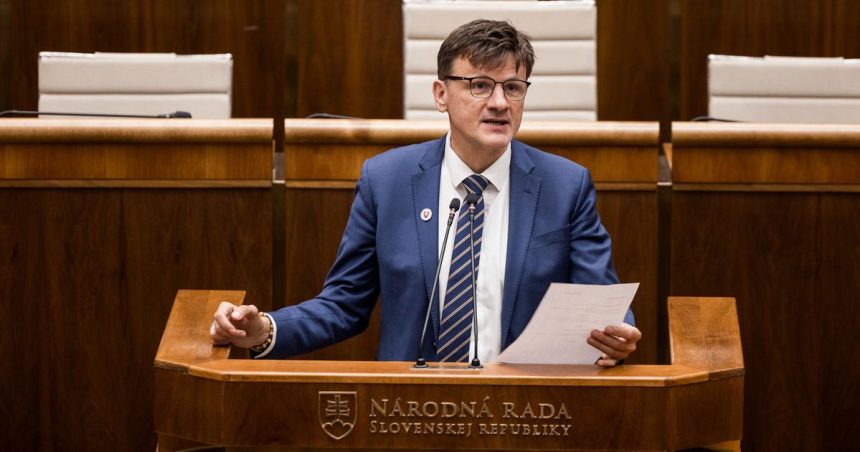 Hlina Pre penzion Fafokan bude zvolany mimoriadny parlamentny agrovybor