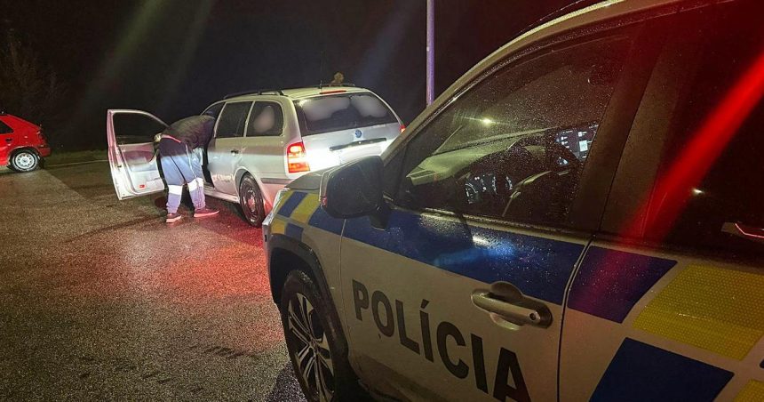 Jazdil zo strany na stranu po ceste smrti