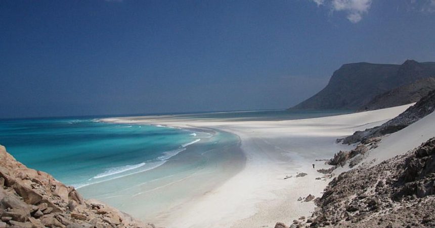 Jemen dokoncil evakuaciu turistov z ostrova Sokotra