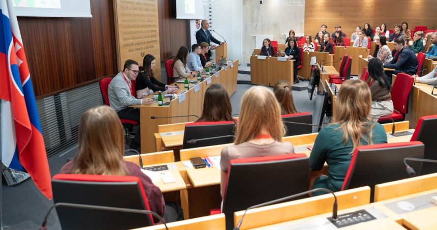 Kraj na participativne rozpocty strednych skol prerozdeli viac ako 20 tisic eur