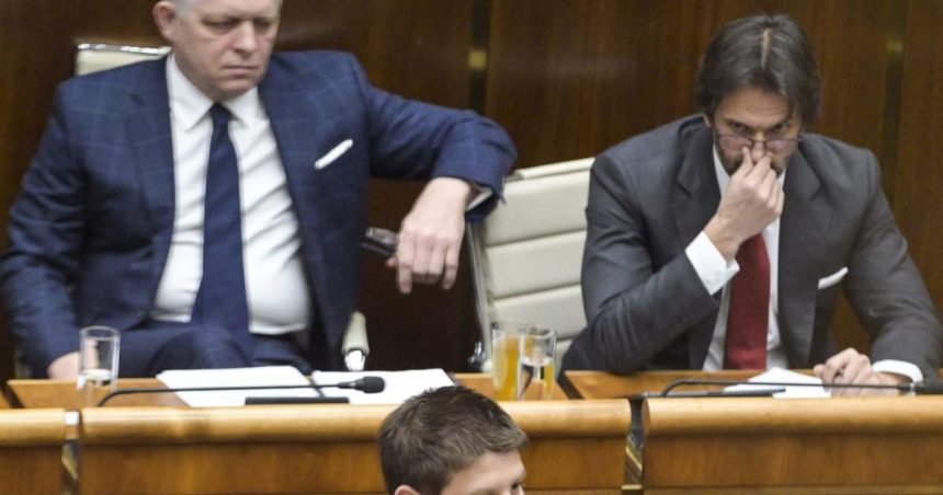 M Simecka Musime sa postavit za piliere pravneho statu
