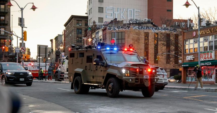 Madura s manzelkou eskortovali na newyorsky sud