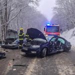 Medzi Rakosom a Slancom doslo k zrazke troch aut traja ludia utrpeli zranenia