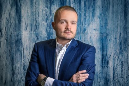 Miliardy aj vdaka Kalinakovi Strnad je zrazu v klube najbohatsich na planete o jeho akcie sa viedla bitka
