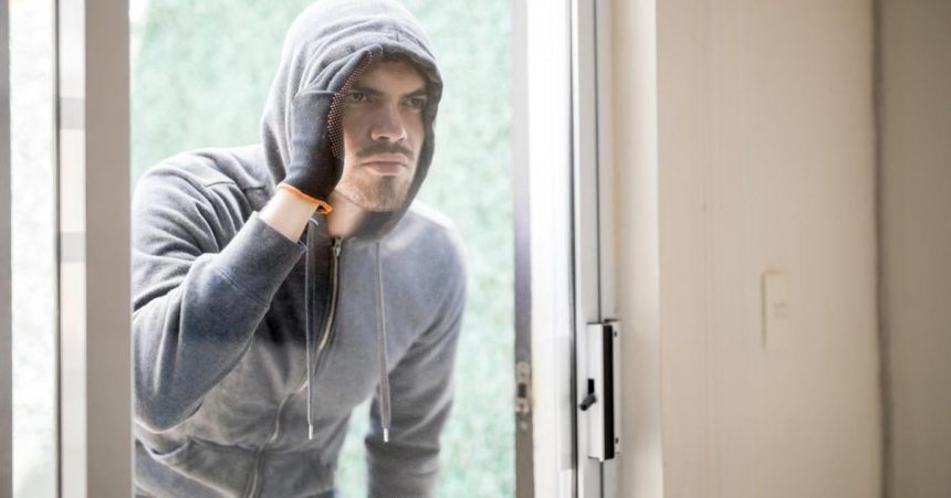 Milionova kradez v rodinnom dome Policajti obvinili styri osoby