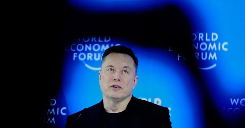 Musk Tesla by mohla zacat predavat humanoidne roboty do konca roka 2027