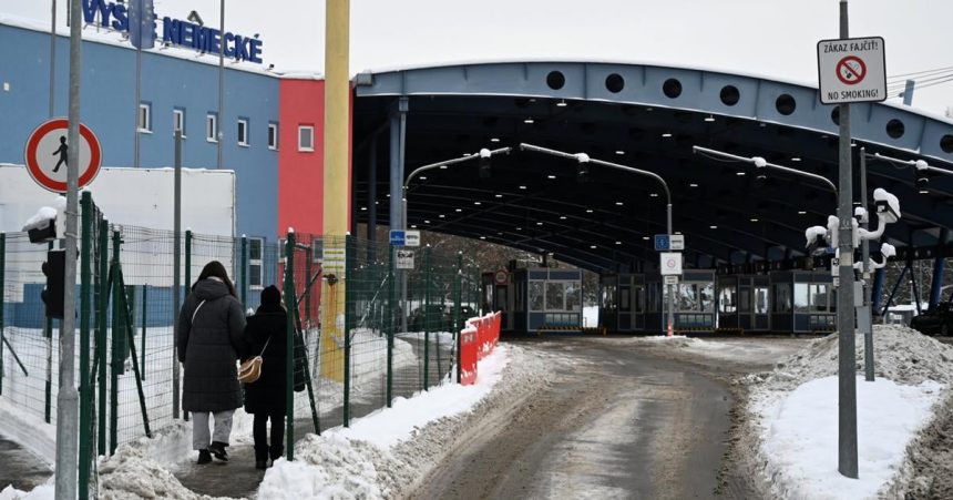Na hranicnom priechode Uzhorod Vysne Nemecke otvorili pesi koridor
