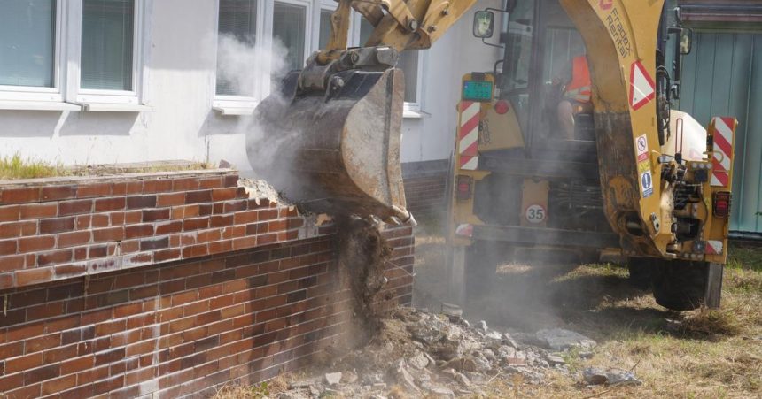 Po zburani ma MS 1 maja vo Zvolene vsetky pavilony vybudovane stavbu kolauduju