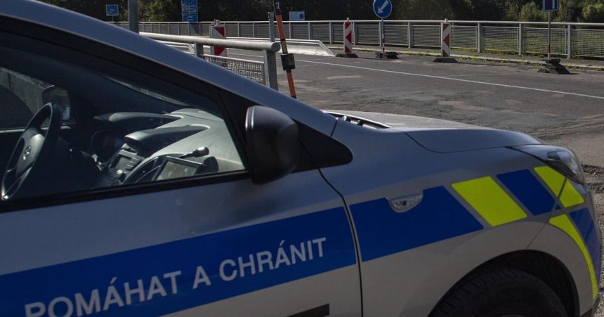 Policia zasahovala na strednej skole v Prahe kde bola nahlasena strelba