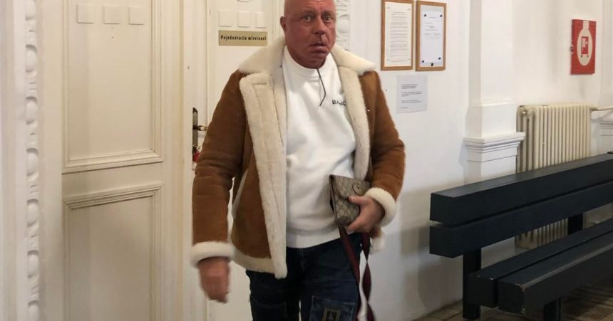 Pozemky kradli ako vo filme z Talianska Na sude vypovedal agent Drag