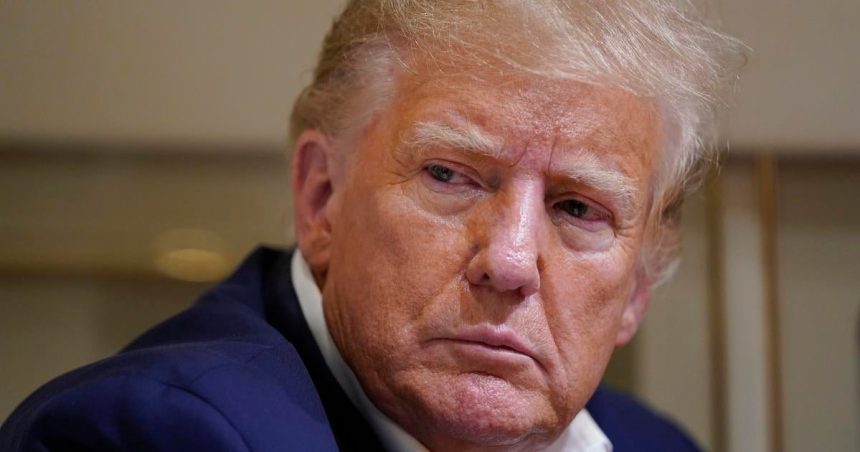 Pre Velku Britaniu je velmi nebezpecne obchodovat s Cinou vyhlasili Trump