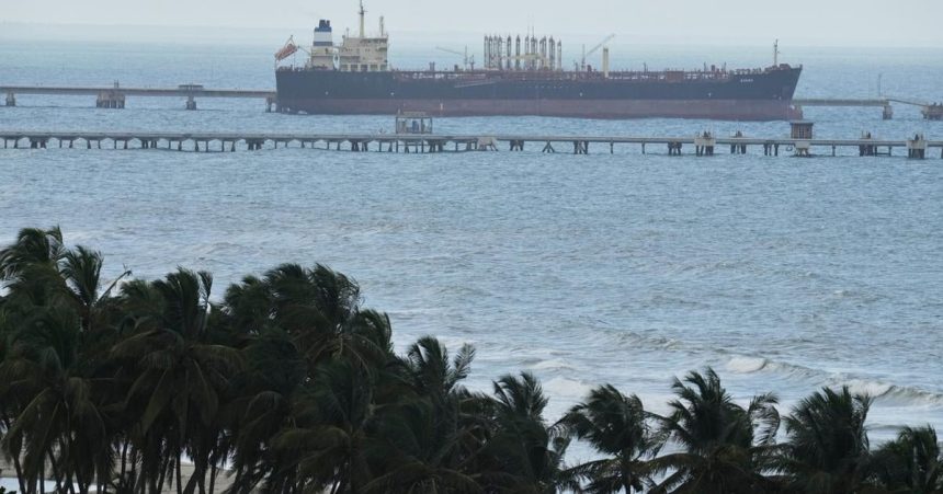 Ropne tankery z venezuelskych pristavov zmizli napriek blokade USA