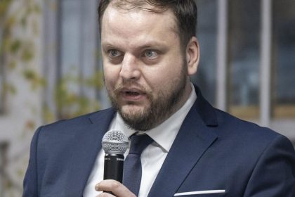 SaS vyzyva Lorenca aby odstupil z postu generalneho tajomnika sluzobneho uradu Ministerstva zdravotnictva