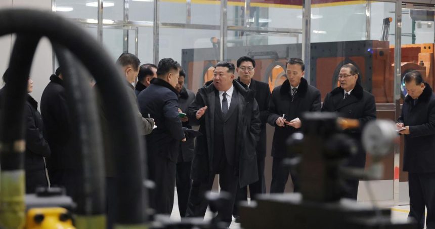 Severokorejsky vodca Kim verejne odvolal vicepremiera ktory zlyhal pri modernizacii zavodu