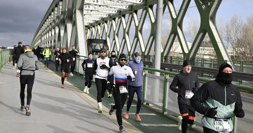 Silvestrovsky beh cez bratislavske mosty prilakal ucastnikov z 28 krajin