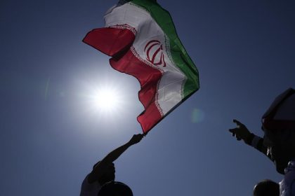 Stiahnutie personalu zo zakladni v okoli Iranu je preventivne