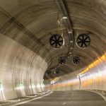 Tunel Visnove je pre zrazku styroch aut neprejazdny