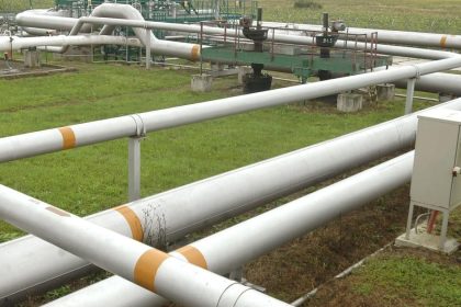 V EU uz plati novy mechanizmus na znizenie stropu cien pre rusku ropu