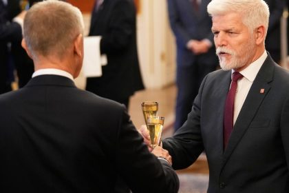 rozputam brutalny boj pisal poradcovi cesky prezident obvinil sefa diplomacie z vydierania